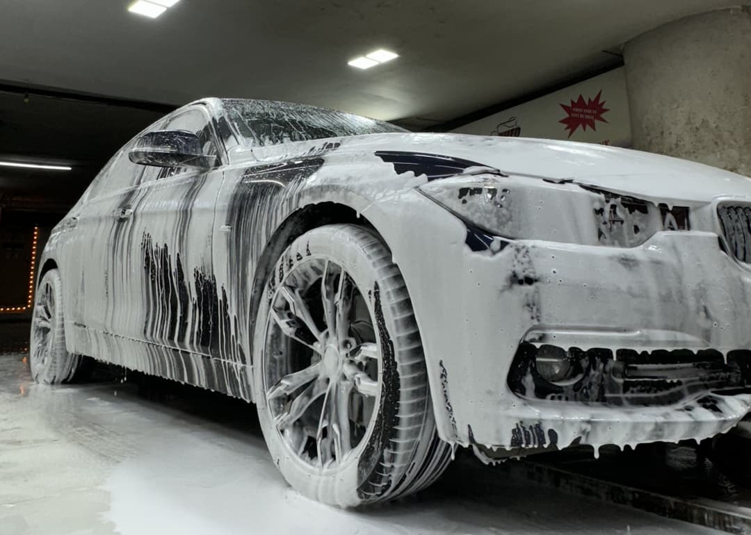 Snow Foam with Basic Cleaning of Interiors Complete Clean for Your Vehicle